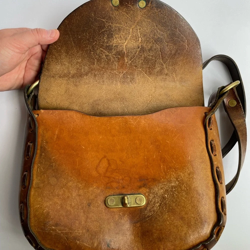 SOLD🔥Beautiful Vintage Leather Satchel - Picture 5 of 9